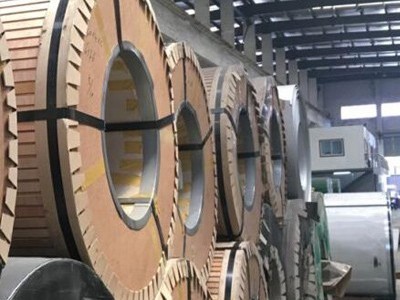 酒鋼不銹“登上”我國首艘極地探險(xiǎn)郵輪