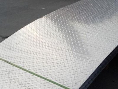 加快兼并重組 打造世界級(jí)鋼鐵企業(yè)集團(tuán)